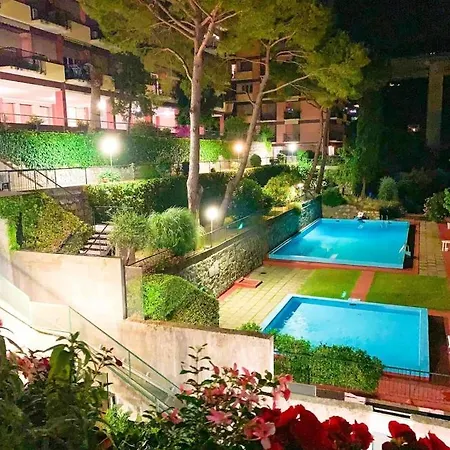 게스트하우스 Privata Nell'appartamento In Zona Residenziale Con 2 Piscine 라팔로