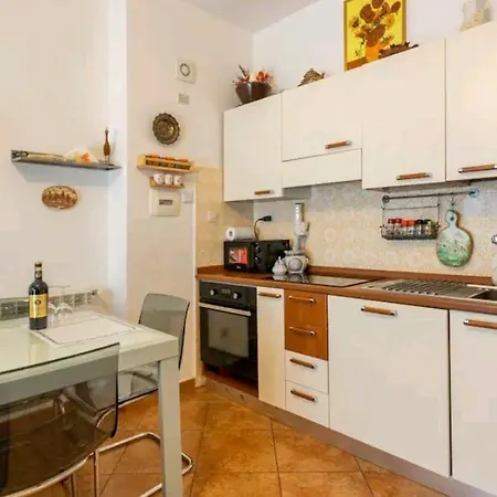 Privata Nell'appartamento In Zona Residenziale Con 2 Piscine *