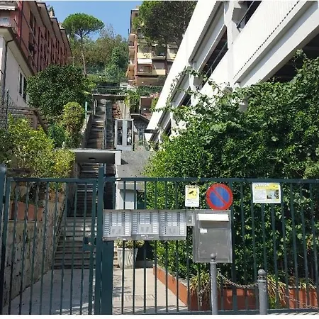 Privata Nell'appartamento In Zona Residenziale Con 2 Piscine