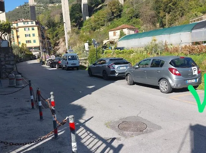 Privata Nell'appartamento In Zona Residenziale Con 2 Piscine Affittacamere Rapallo