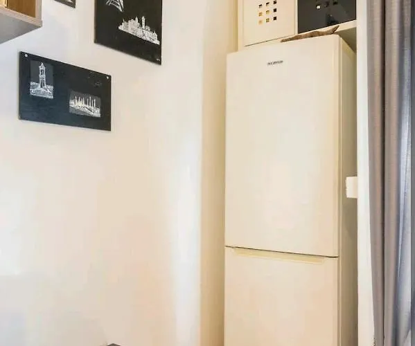 Privata Nell'appartamento In Zona Residenziale Con 2 Piscine * Rapallo