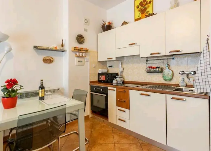 Privata Nell'appartamento In Zona Residenziale Con 2 Piscine *